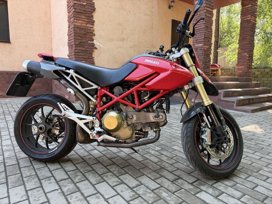 Ducati Hypermotard 1100