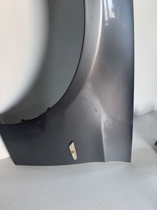 Aripa stanga gri bmw e90 e91 seria 3