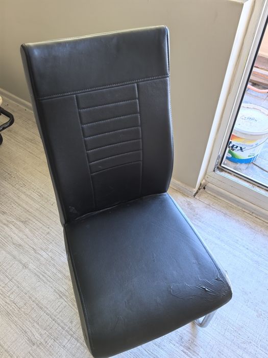 Маса за хранене + подарък 4 стола