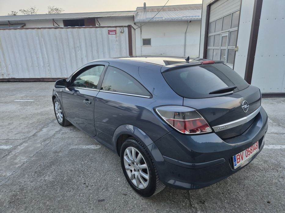 Opel Astra GTC 2009 1.4 Benzina stare foarte buna