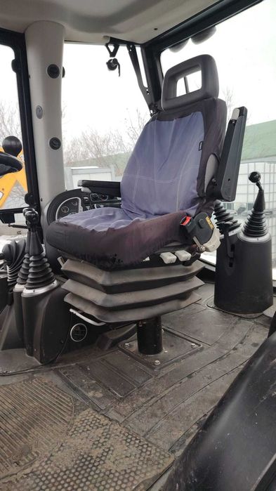 Buldoexacvator JCB 4CX