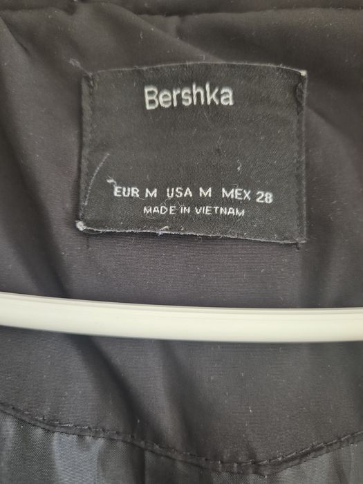 Дамско черно яке Bershka, M размер