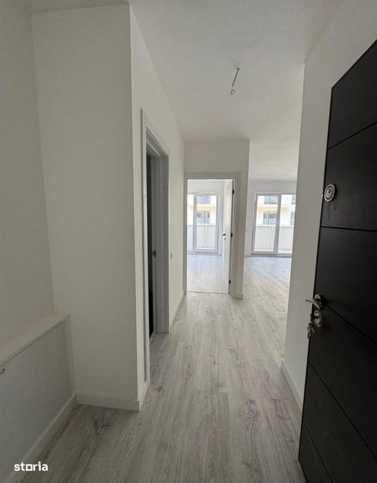 Apartament cu 2camere,finisat,etaj intermediar,parcare,zona Eroilor — fotografia 3