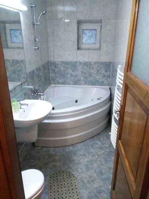 inchiriez apartament 4 camere, proaspat renovat, impecabil