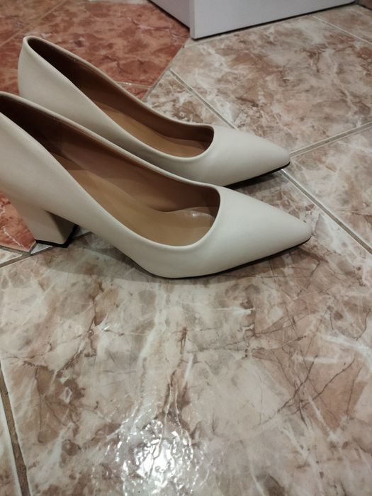 Дамски  обувки  нови