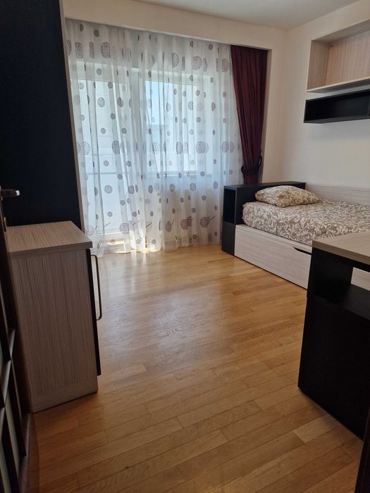 Inchiriez Ap 4 camere Centru Civic, Decebal