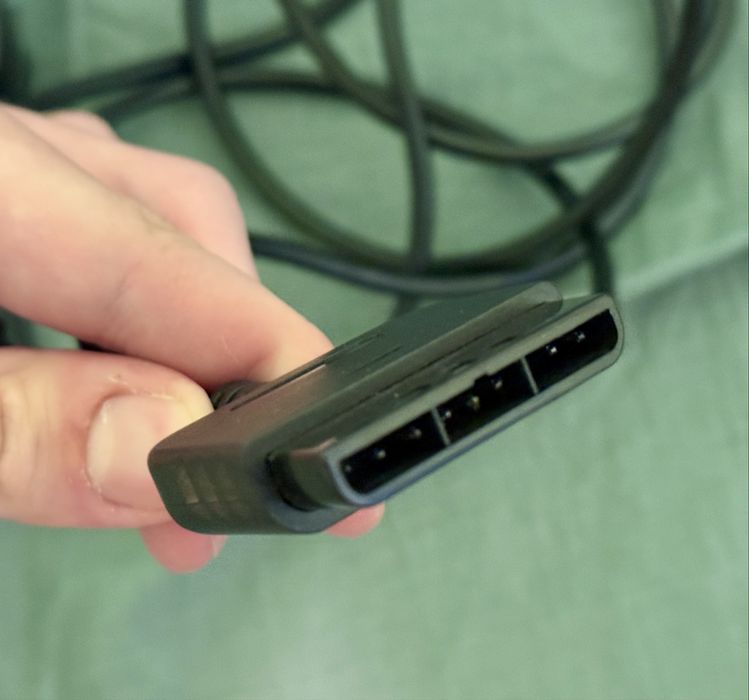 Vând Controller/Gamepad Trust Predator pentru PS2 si PC
