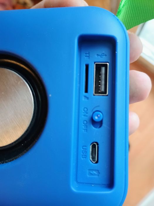 BLUTOOTH колонка на Tuborg. С радио/флашка/карта памет