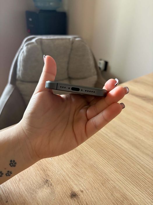 Iphone 17 черен