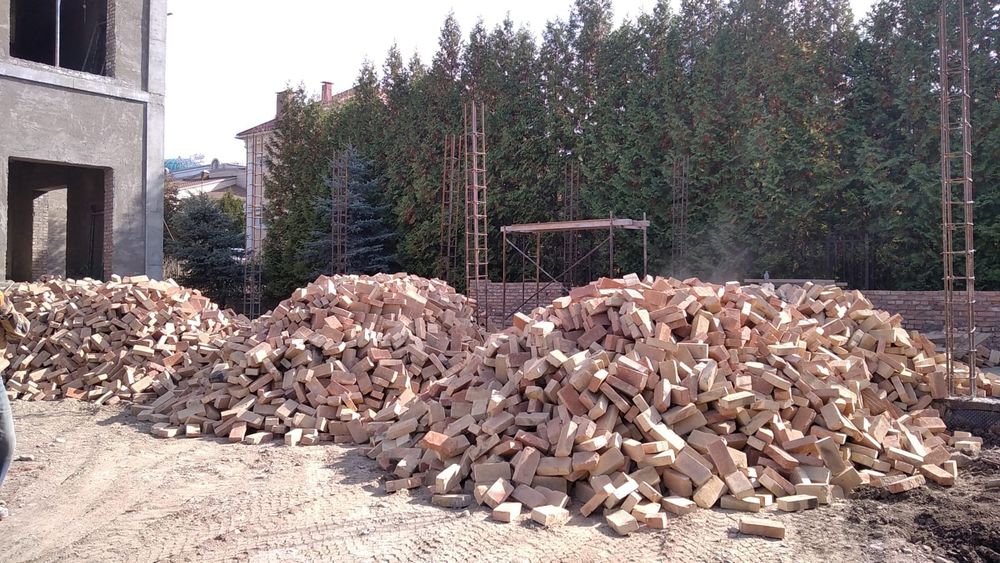 Красный кирпич (рядовой, кладочный) отличного качества