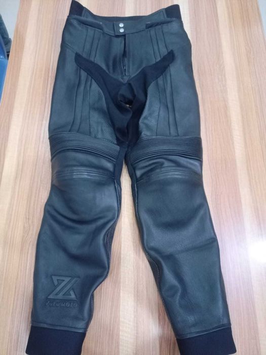 Pantaloni moto piele barbati cu protectii CE