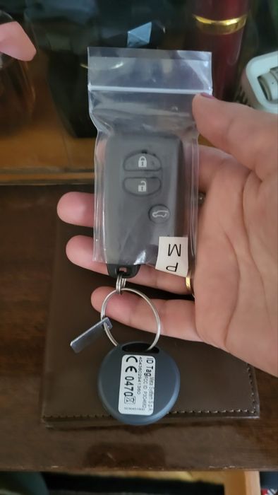 Контактен ключ за тойота ланд круизер 150