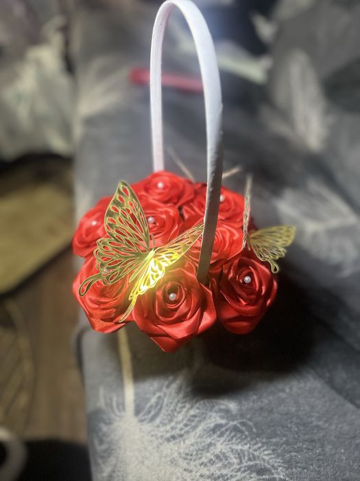 Buchete , cosulete cu trandafiri din satin