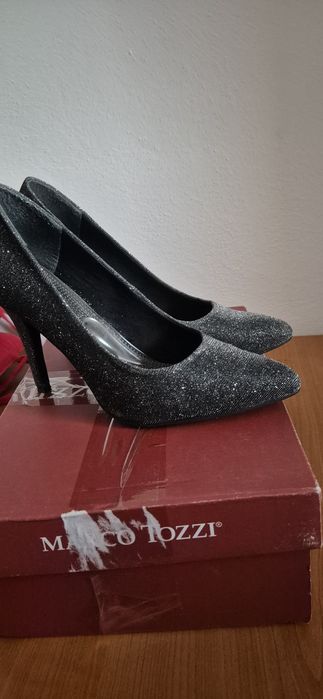 Pantofi argintii marimea 38