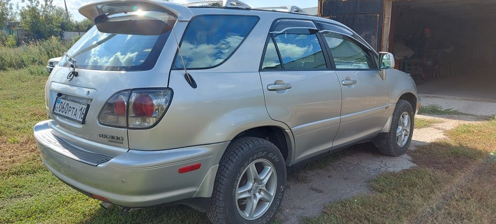 Продам лексус рх 300