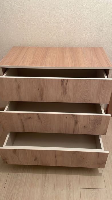 Шкаф тумба три отделения