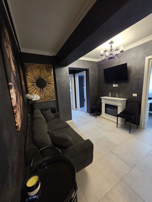 Vand ap 2 cam (3 camere) v lupului esq village boxa loc parcare 60 mp