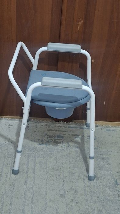 Санитарный стул туалет