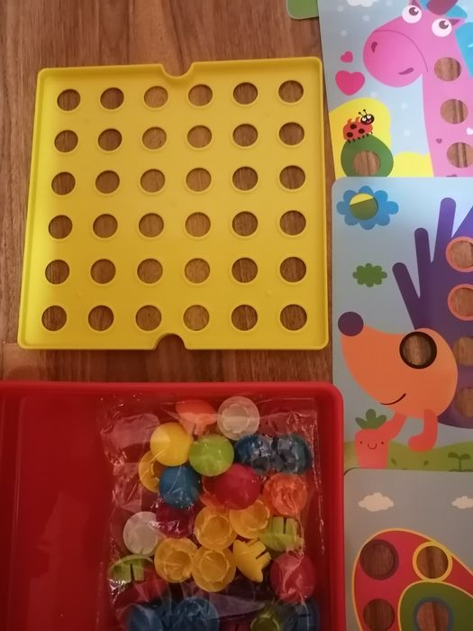 Puzzle colorat in cutie originală