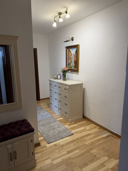 Aparatament  2 camere , decomandat ,1 mai , etaj 1, mobilat , 2 parcari