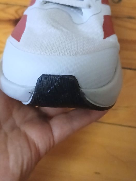 Маратонки ADIDAS