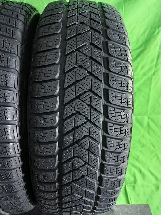 215/65R16 Pirelli 6,7-5,5mm stare foarte bună fără defecte
