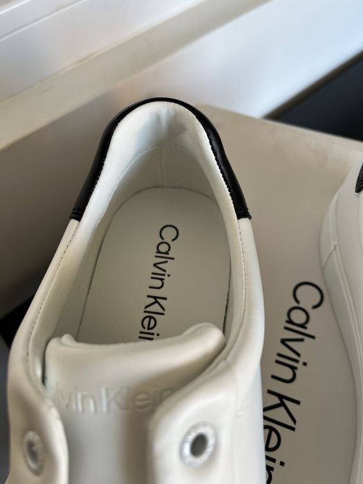 CALVIN KLEIN   Tenesi albi