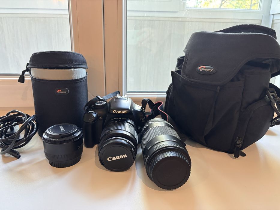 Камера Canon EOS 1100D, комплект с объективами и сумкой
