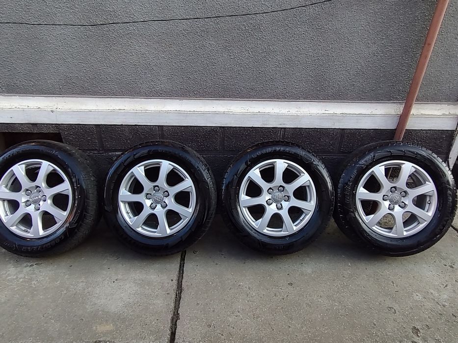 Vând Set Jante Aliaj Audi Q5+Cauciucuri 235/65/17 M+S Goodyear Q3,A4