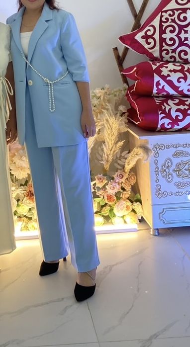 Продам  костюм