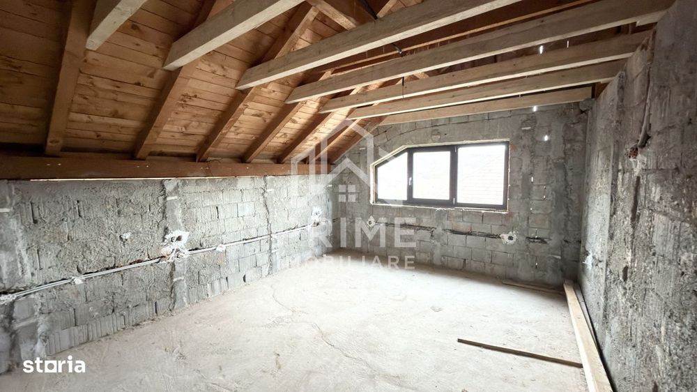 Casa de vanzare la rosu | 180 mp | 710 mp teren | Blaj