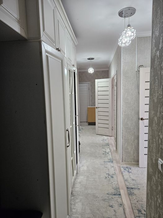 Үш бөлмелі пәтер ұзақ мерзімге жалға беріледі!