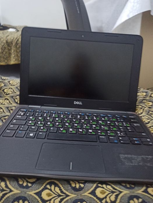 Ноутбук DELL в нормальном состояние