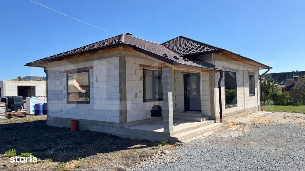 Casa de vanzare, 111 mp, 800 mp de teren, zona Chintelnic