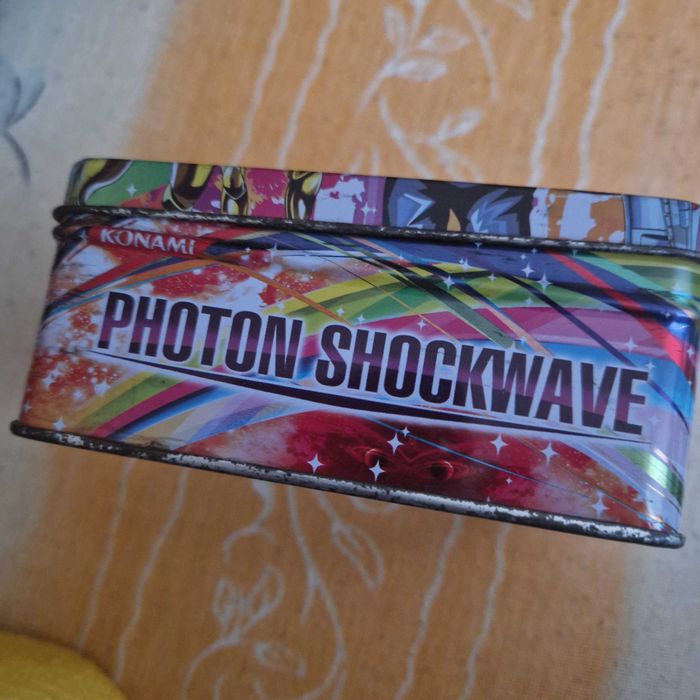 Стара кутия с Yu-Gi-Oh карти