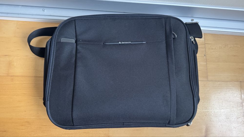Geanta noua Samsonite bagaj  mână avion wizz air ryanair laptop 40 25