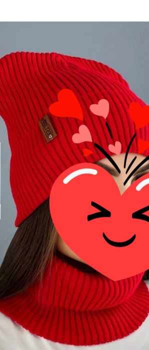 Продам комплект Шапка, Снуд. Женский.