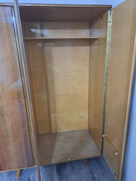 Продам шкаф для одежды