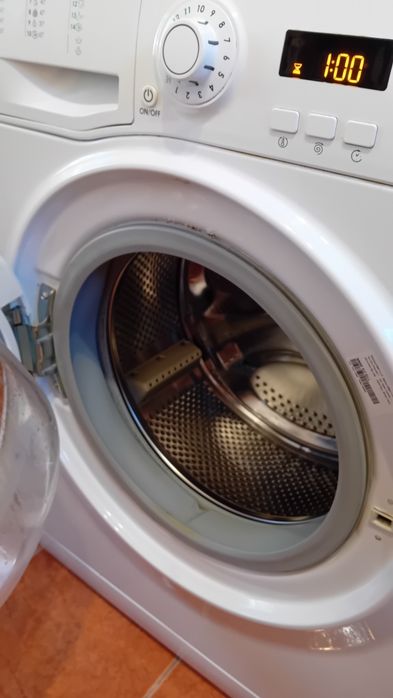 Masina de spălat rufe,cu încărcare frontală Ariston hotpoint wmsf 622  6 kg încărcare,A++