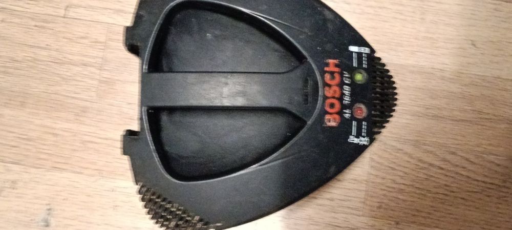 Продавам батерии Бош,Гардена и зарядно