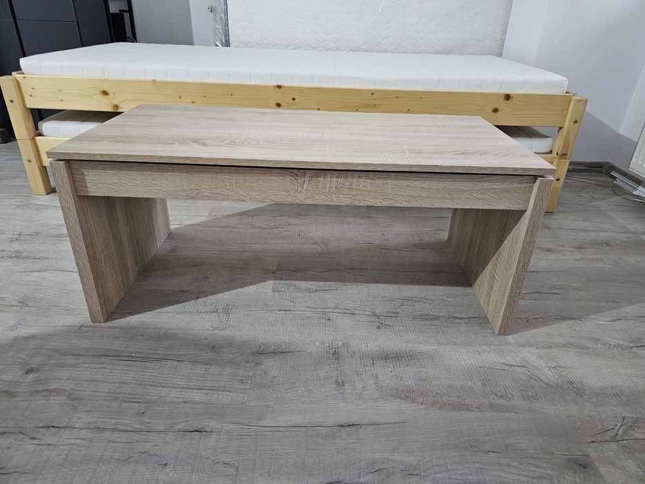 Vând măsuță de culoare Sonoma