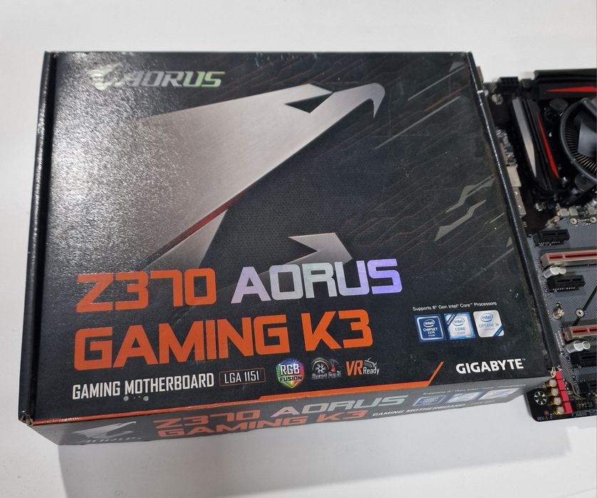 Gigabyte Z370 AORUS Gaming K3 + Intel i5-8400