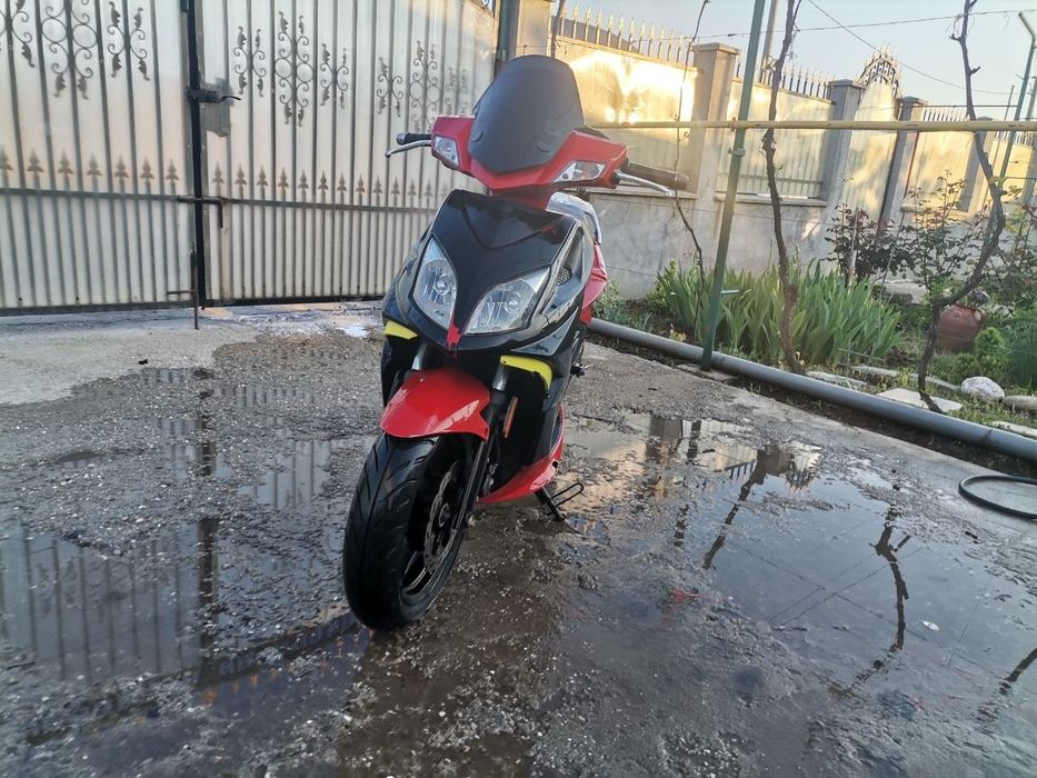 Kymco Super 8.   50 cc ,4T – pentru piese sau reparație