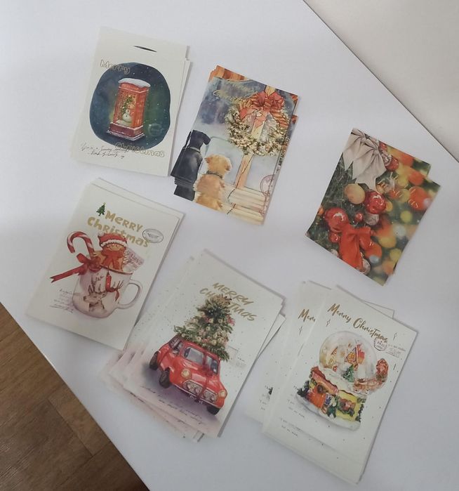 Продажа новогодних открыток и аксессуаров