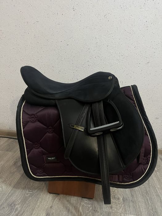 Седло для лошади