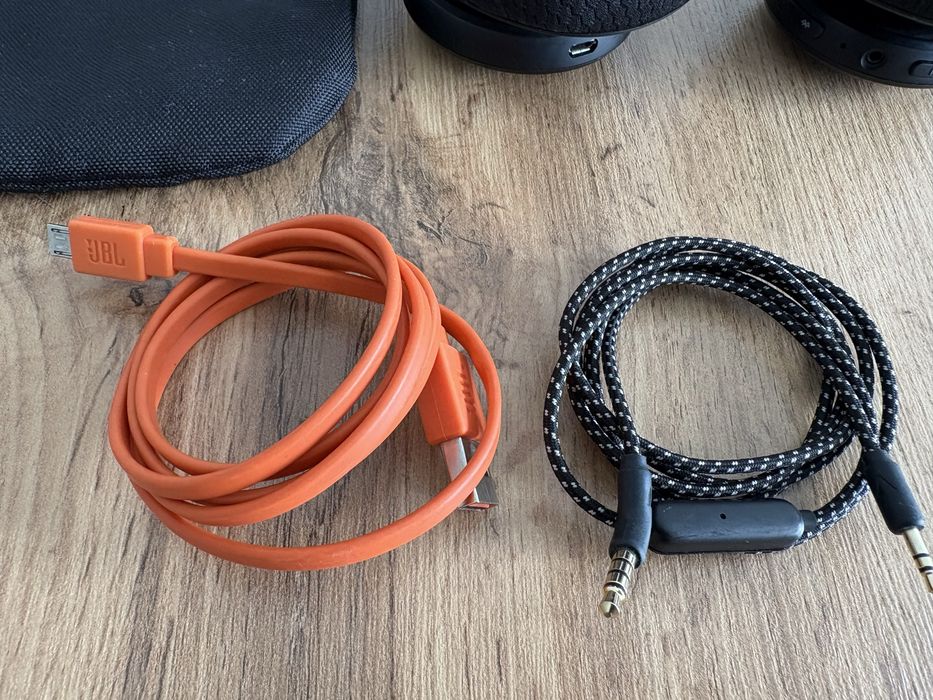 Продам срочно наушники JBL Live 650 BTNC