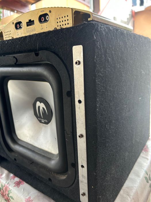 Vând subwoofer și stație