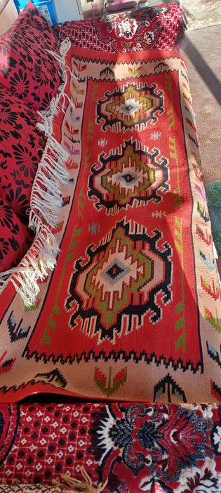 Vând covoraș din lână.