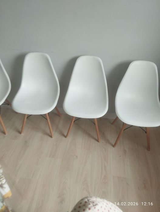 продам стулья по 5000 в хорошем состоянии в  количестве 7 шт ,