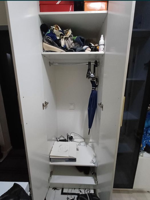 Продается прихожая мебель